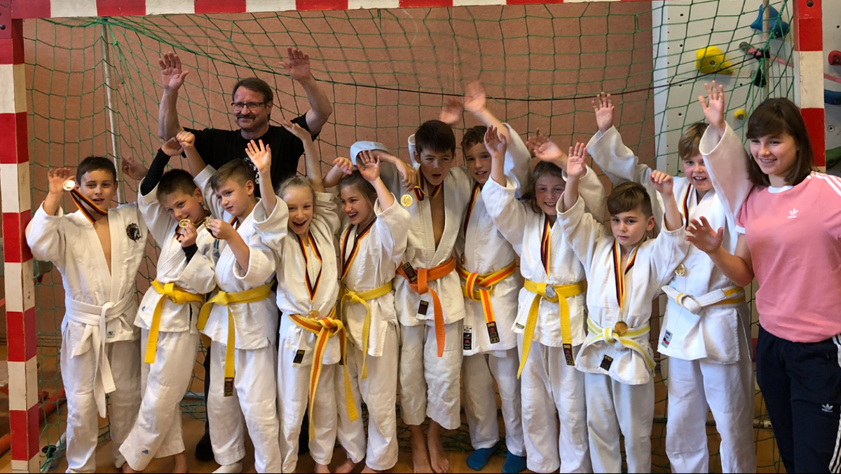 Erfolgreiche JUdokas des JSV Bernau.